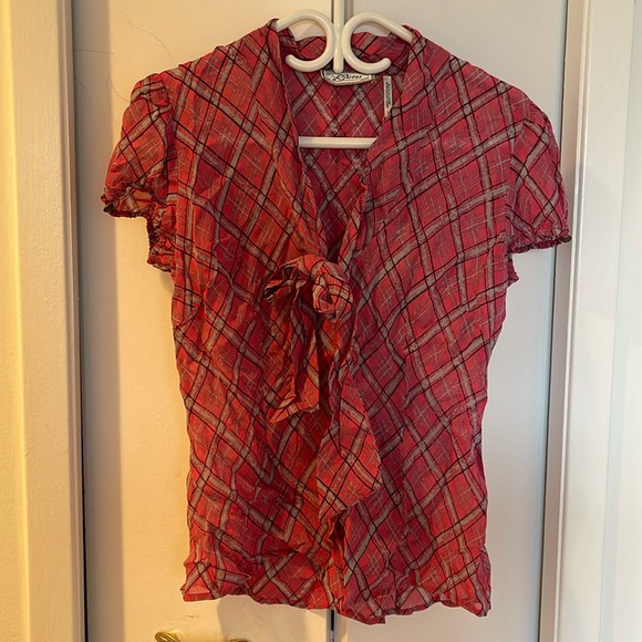 BNWT Guess Blouse Size L. - Picture 1 of 4
